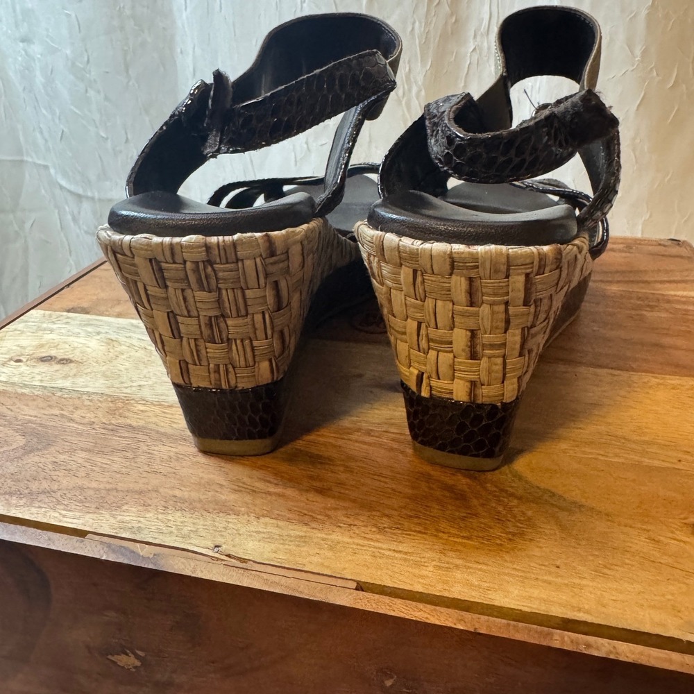 Aquatalia Wedge Sandals 8.5 Brown Olive Snakeskin Woven Made in Italy Open Toe - Picture 4 of 8